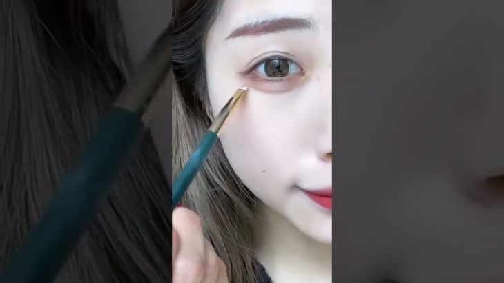 【3秒で男を一目惚れさせる透明感涙袋メイク】