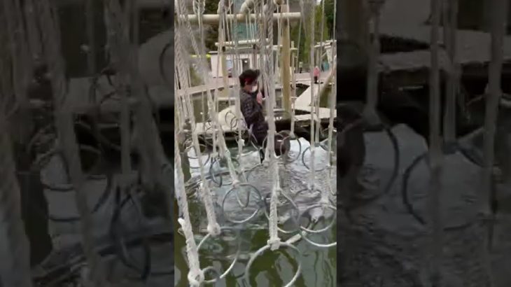 【極寒】アスレチックパークで、、、#shorts #爆笑 #オタク #フィッシャーズ #ヒカキン #ヒカル #ひろゆき #コムドット #アスレチックパーク#スカイピース #チャンネル登録お願いします