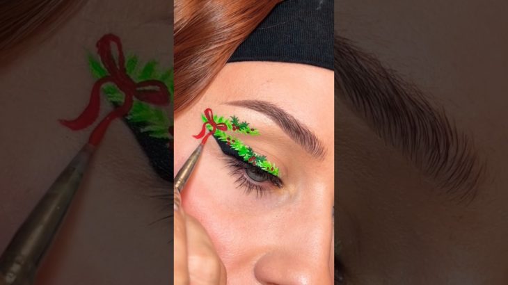🎄This Christmas Eyemakeup Look 😱✨🎅||#shorts #makeup #viral #christmas #beauty #yt #subscribe