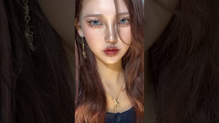 日本メイク🇯🇵と海外風メイク🇺🇸です💄どっちが好き？？💓💓#メイク #変身 #海外メイク#日本メイク#japan#どっちが好き?