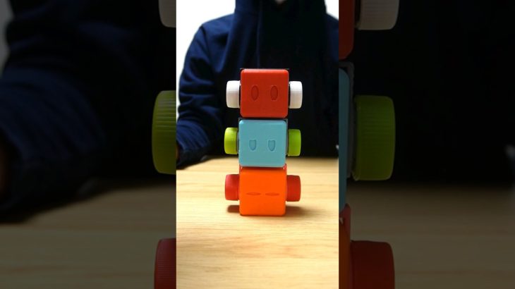 ボトルキャップヘッドホンをつけるキューブボーイ #ペットボトルキャップ #3dprinted #3dプリンター