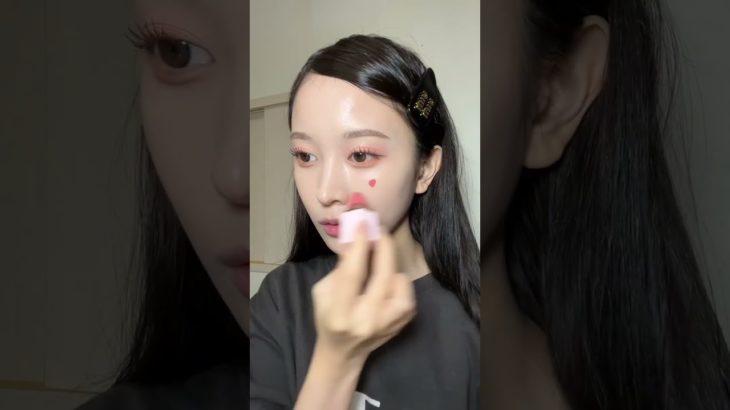 季節はまだ冬だけど、イエベ春メイク可愛いから真似してみて🍊