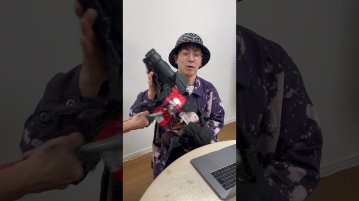 フィッシャーズにもらった巨大コーラ瓶をきょんに渡して急に叩き割ったら… #shorts #きょんくま #funny