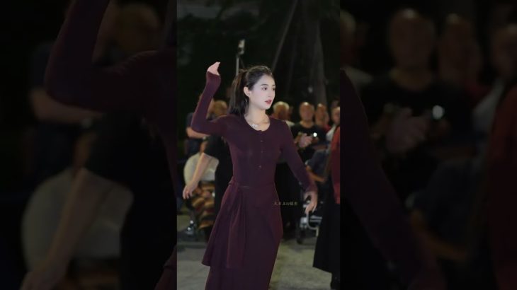 Qing cuo , Tibetan beauty with charming smile