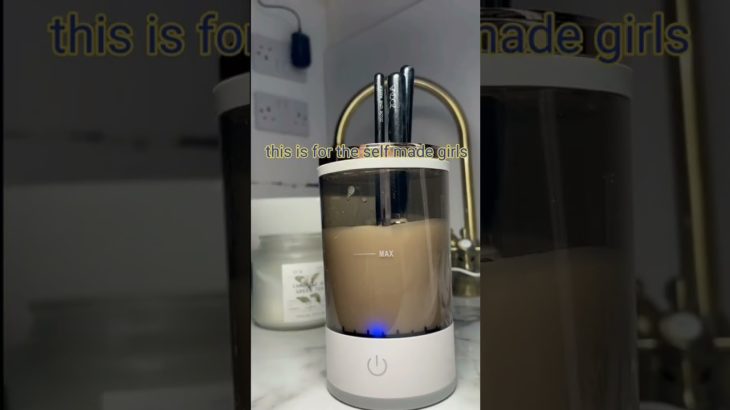 USB電動メイクブラシクリーナー ポータブル3in1 メイクブラシ乾燥ラック 怠け者用クリーニングブラシ洗浄器 速乾ツール 新品