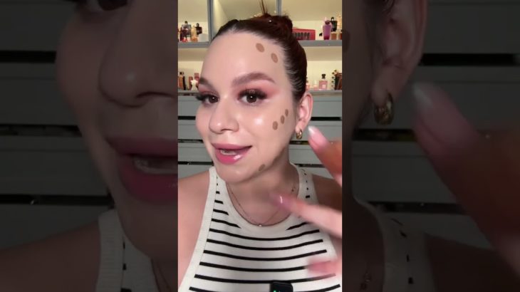 La makeup artist de Selena lo hace espectacular ✨🙌Rare Beauty líquido contour #rarebeauty #selenagom