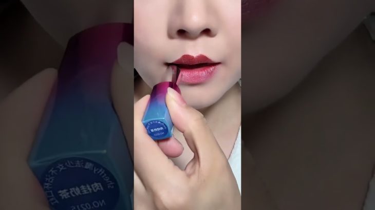 Lipstick Sacheu Peel Stay Ombre Glossy #glossylipstick #beauty #swatches