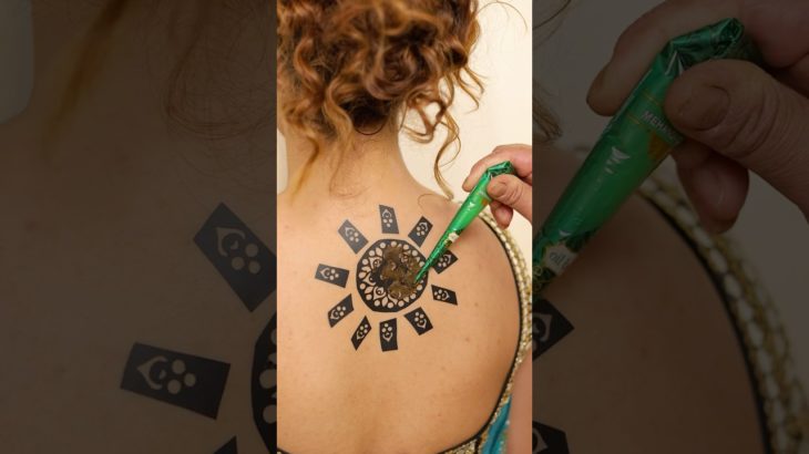 Neck Mehendi Hack 😍 #trending #youtube #youtubeshorts #mehendi #henna #wedding #beauty #shorts