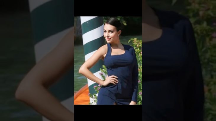 Hola🤩#Georgina Rodriguez😉 Queen of fashion world💕#beauty transition #love #cr7family