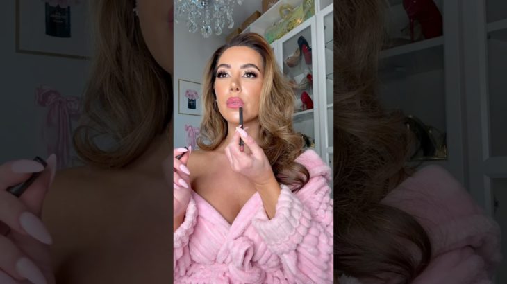 GLAM MAKEUP #makeupshorts #makeup #beautyblogger #beauty #makeuplook #lipcombo #lipgloss #lipstick