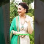 MADHURI DIXIT BEAUTY QUEEN OF BOLLYWOOD LOOKING SO BEAUTIFUL 😍😍