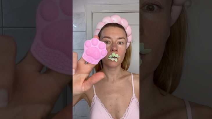 The CUTEST LIP ROUTINE ever 👄 #lips #routines #makeup #haul #skincare #beauty #juicybomb #essence