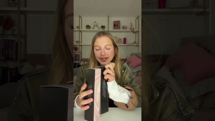 abrindo caixa fenty beauty! (@/sofia.schaadt) #shorts