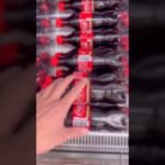 衝撃！ペットボトルを貫通する砲弾！？ #coke #cocacola #subscribe #物理バグ #お茶先輩 #shorts