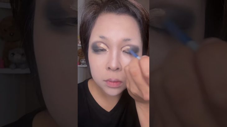 37歳でもここまで変われる！激変メイク！#V系#shorts