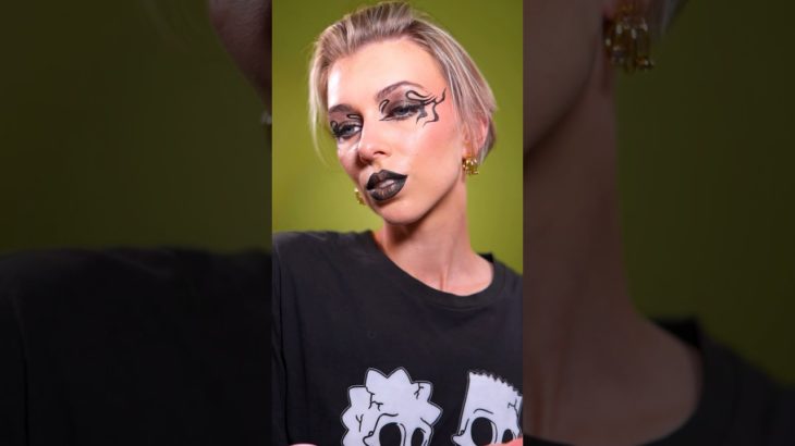 GLITCH BEAUTY #makeup #marioncameleon