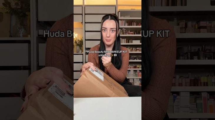 Should we go a full face of mini makeup 💬🫣 @Huda Beauty my inner child🥹 #makeup #hudabeauty