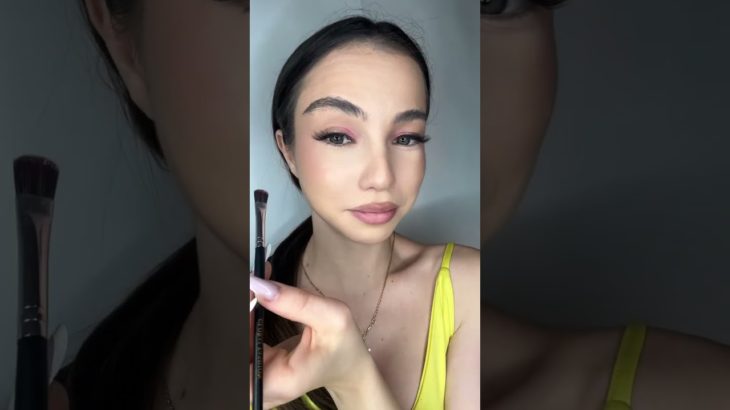 Make-up cu farduri sidefate