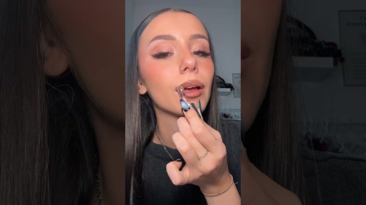 Vi consiglio 2 prodotti beauty per l’autunno 🤎 @YSLBeautyOfficial  #ADV #YSLMakeup #YSLFragrance