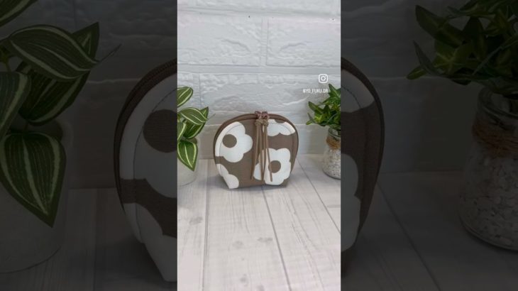 メイクポーチ#メイクポーチ #お直し #ミシン #職人 #糸 #手作り工作 #ハンドメイド #sewing #sewingmachine #repair #diy #花柄 #craftsman