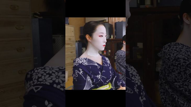 芸者さんの襟足の独特なお化粧 #geisha #makeup #メイク