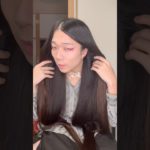 和風メイクをするロン毛男