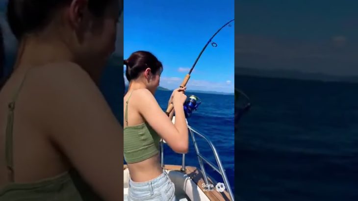 【釣りガール】クルーザーで海釣り！今日の大物！