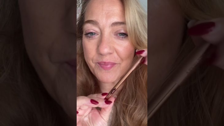 Christmas Evening make up hack over 40’s