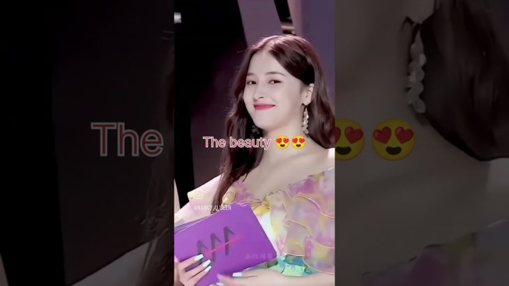 bts V reaction to nancy momoland X The beauty 😍😍 The ambassador 😍😍#bts #aestheic #taecy