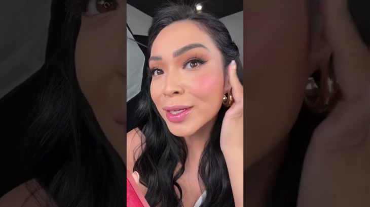 BEAUTY SECRET: WHY YOU NEED A RED BLUSH