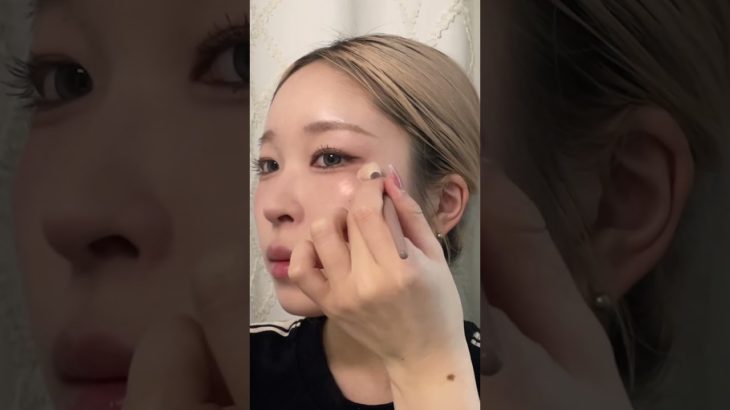 強すぎないセミスモーキーメイク｜奥二重