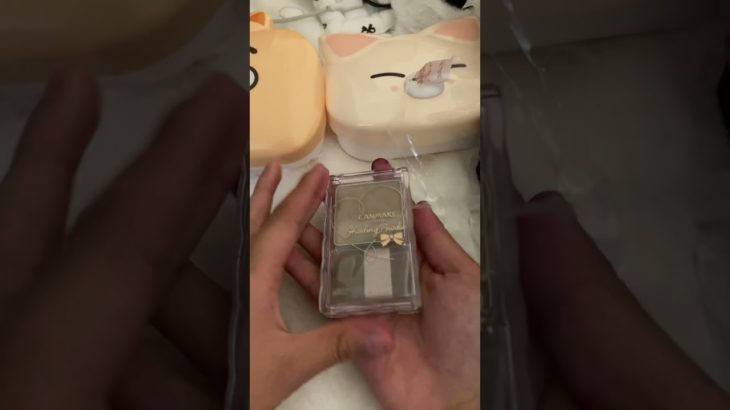 新しいメイク買ったよー