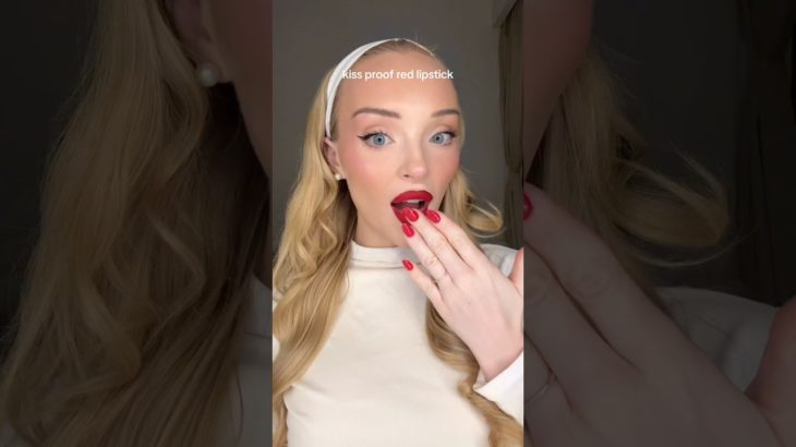 Huda Beauty lip stain liners & Sephora 01 cream lip stain 💋🍒 #lipcombo #makeupartist #redlipstick