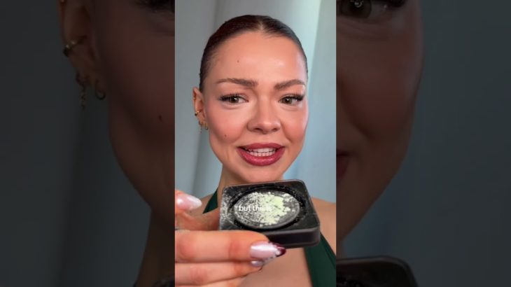 @Huda Beauty what is this?? would you try the green setting powder and what do you think? I need to