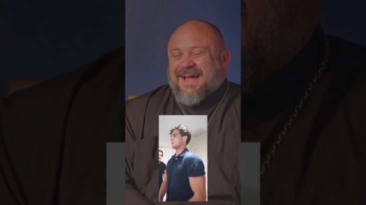 Makeup and Shoulderpads