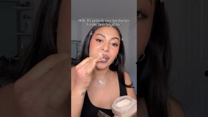 TRY THIS if you have small lips!✨ #makeup #makeuphacks